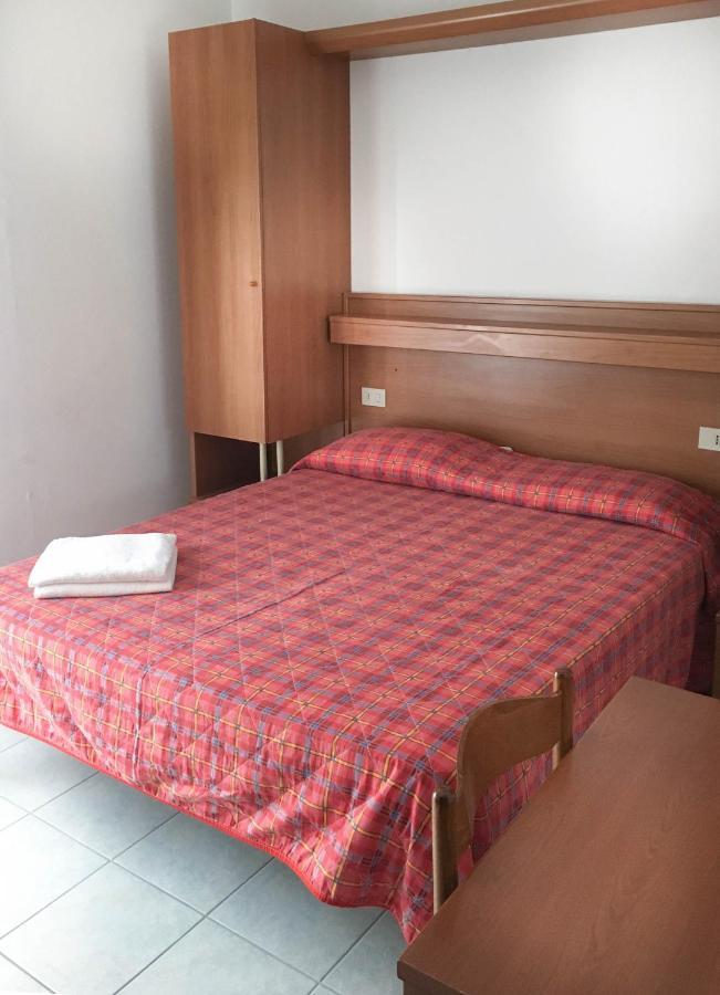 Hotel Zen لينانو سابيادورو المظهر الخارجي الصورة