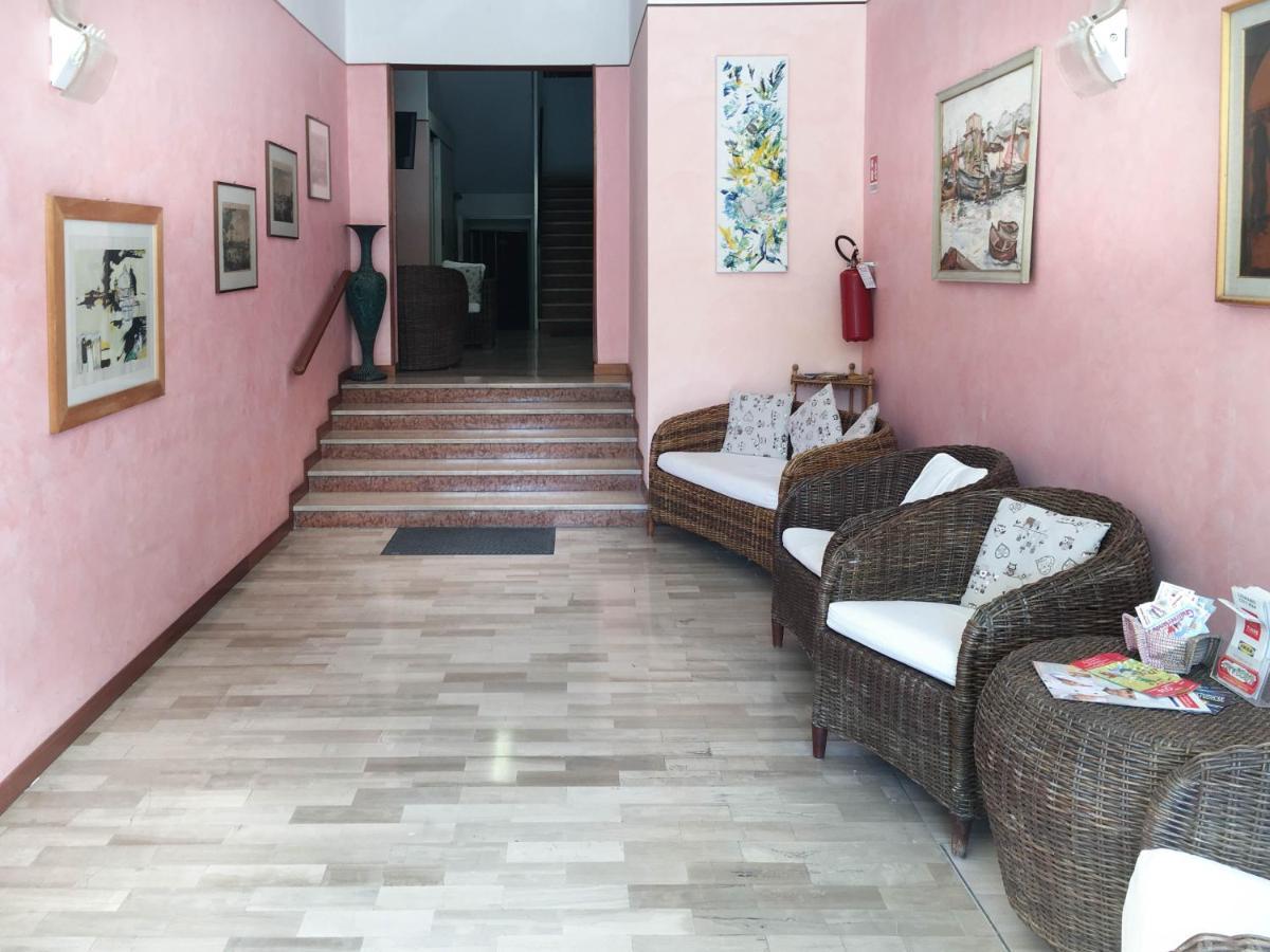 Hotel Zen لينانو سابيادورو المظهر الخارجي الصورة